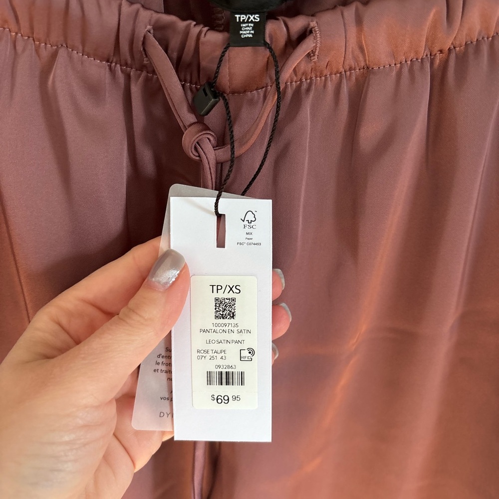 BWNT Dynamite Leo satin pants in rose taupe / dusty rose XS - Picture 9 of 12